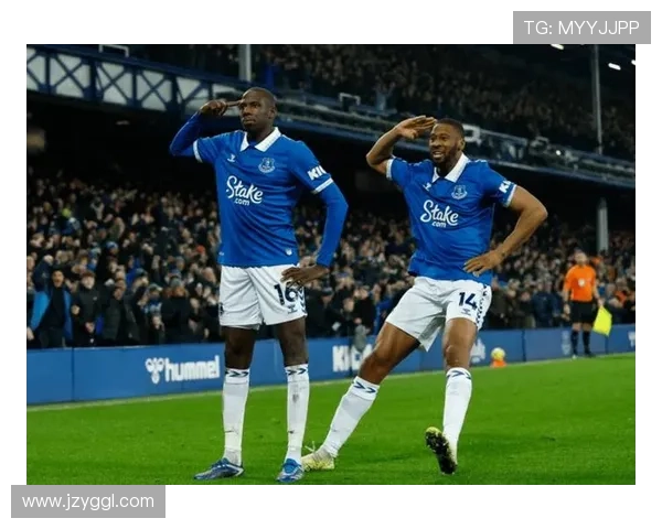 埃弗顿大胜对手，英超赛场展现强势回暖态势