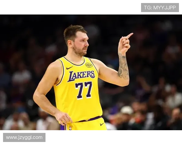 东契奇挡拆制造错位、进攻效率较上季提升